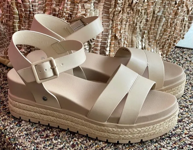 Knia Sandals-Beige